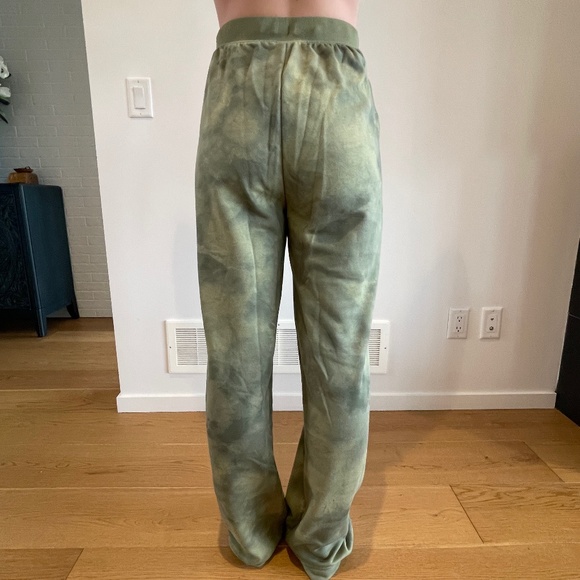 Cozy sweats - Picture 2 of 3